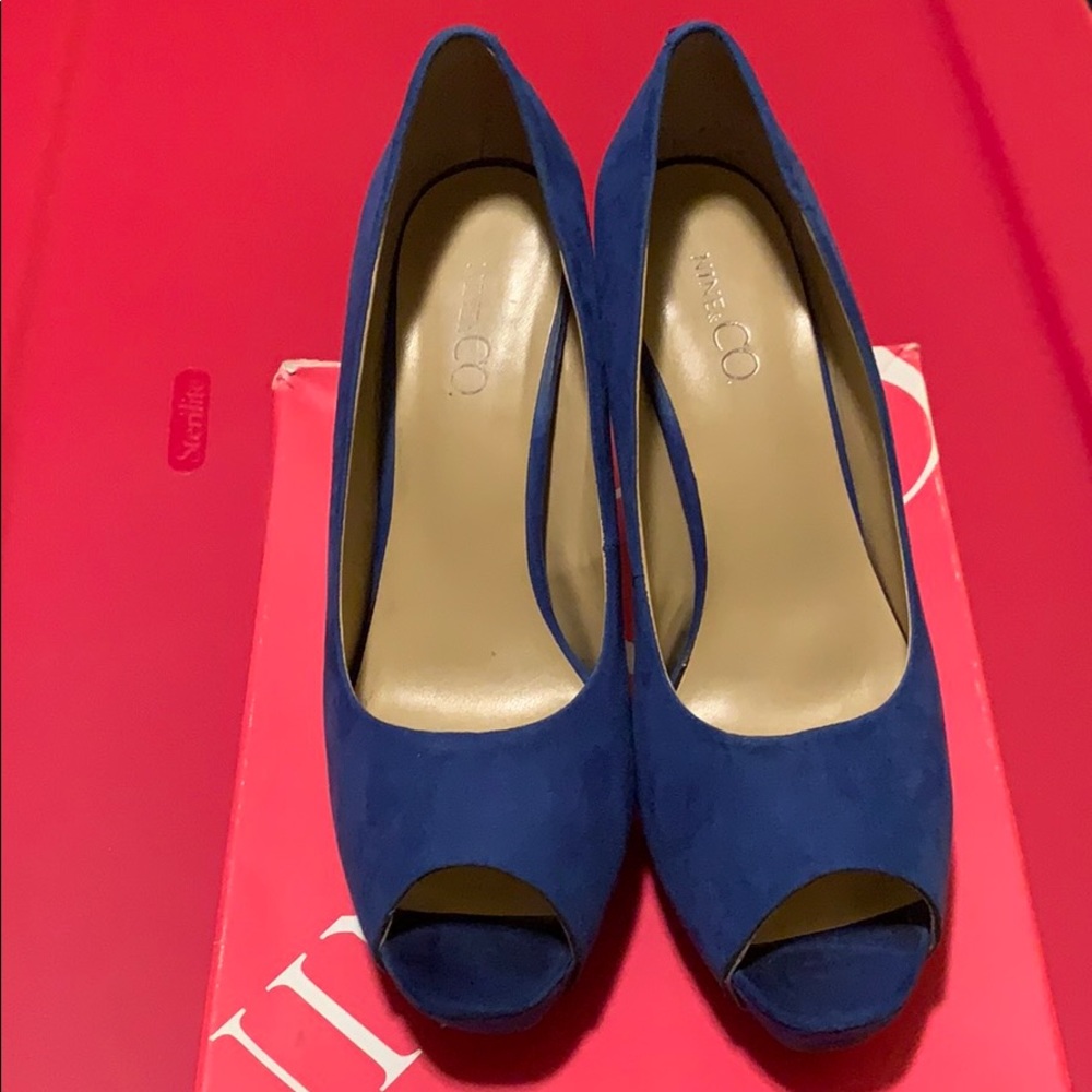 Nine and co blue platform heels